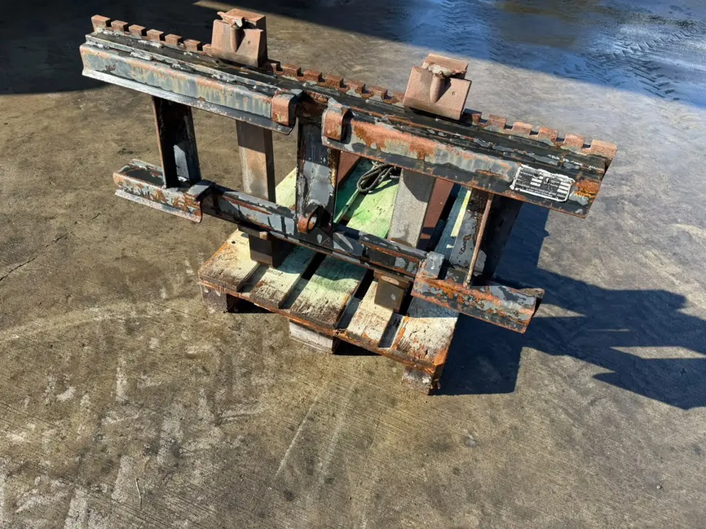 9790eb00-d658-4491-b399-e77da5a1718f-Palettgabel_Schäffer mechanisch (4).jpg