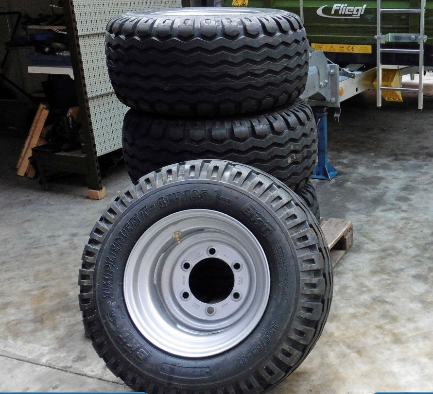 1fe3b06e-b78f-435e-9f89-1a07c9135eb8-Rad 15-17 BKT neu für Ricardo 2.jpg