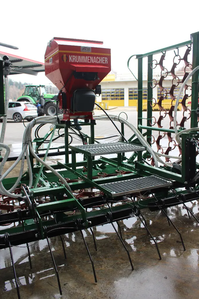 a5a303ed-358a-45d3-b43a-f3923a79b4f7-Grünlandegge_6m_Krummenacher_Striegel (1).jpg