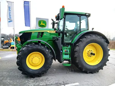 John Deere 6R 215