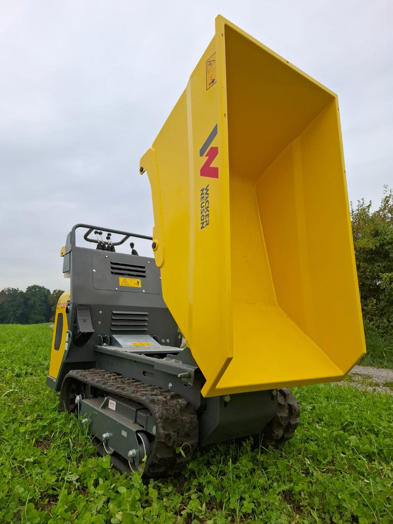 f0df03e8-349e-46c0-a8f7-e6e49d07b656-WhatsAp Image 2025-12-15 at 17.jpg