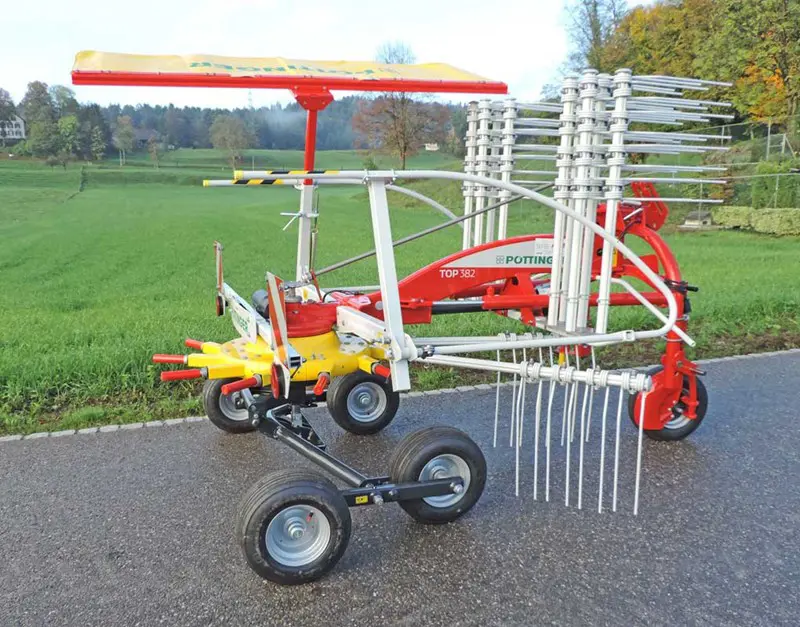 Pöttinger, Kreiselschwader Top 382 mech. schw.