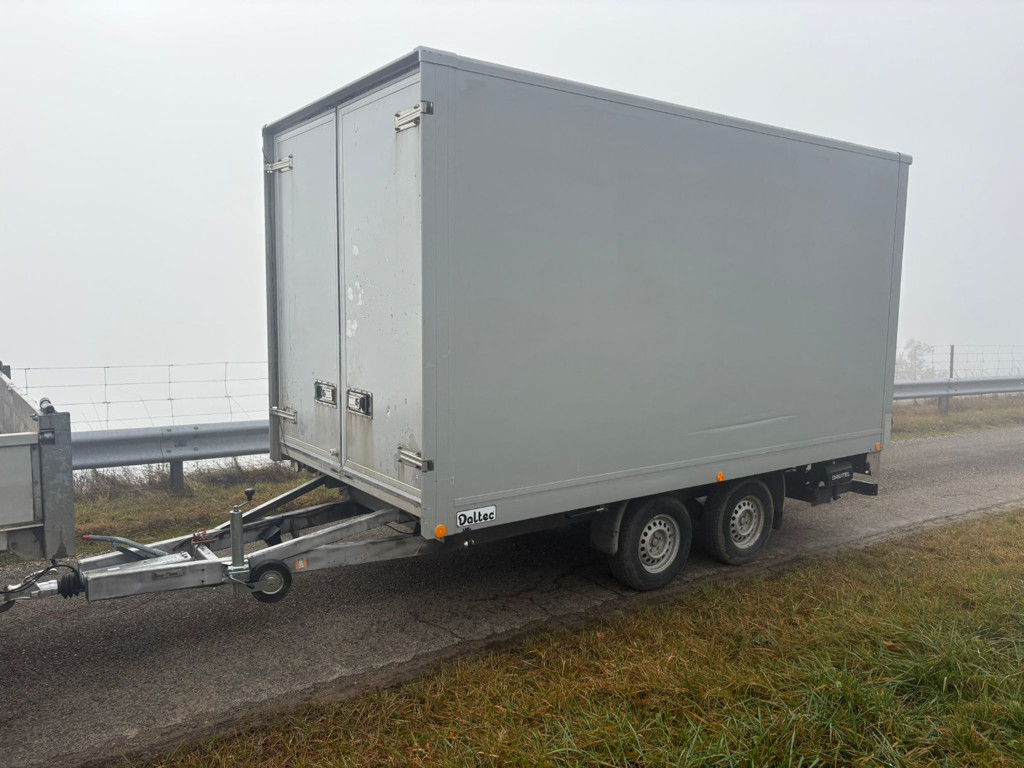 ceda83e5-d1d3-4b92-9e8d-a5d0d241d9e6-WhatsApp Image 2025-12-18 at 14.23.24 (5).jpg