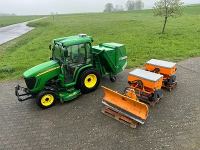 JOHN DEERE 3520