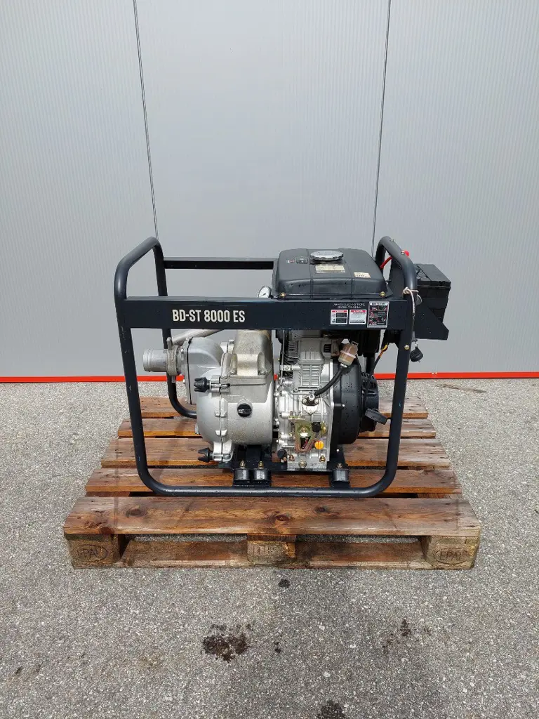 BLACKSTONE BD-ST 8000 ES / 1120 L / 9.5 HP / Elektrostart / Diesel / 121 Kg Occ.