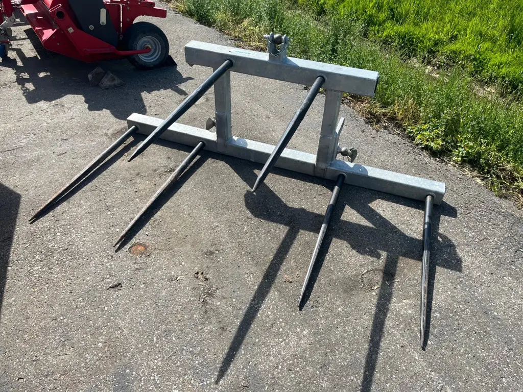 d0e41518-4d4d-46fc-83ef-e1e43490cea5-Fliegl Ballengabel 1.jpg