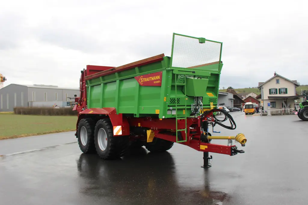 773a2993-d20b-4413-9d74-a55ad9dc083a-VS_2005 (6).jpg