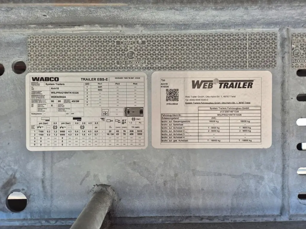 4a4e40e3-b1b0-4e0e-8af0-edc6ebc86134-Typenschild.jpg