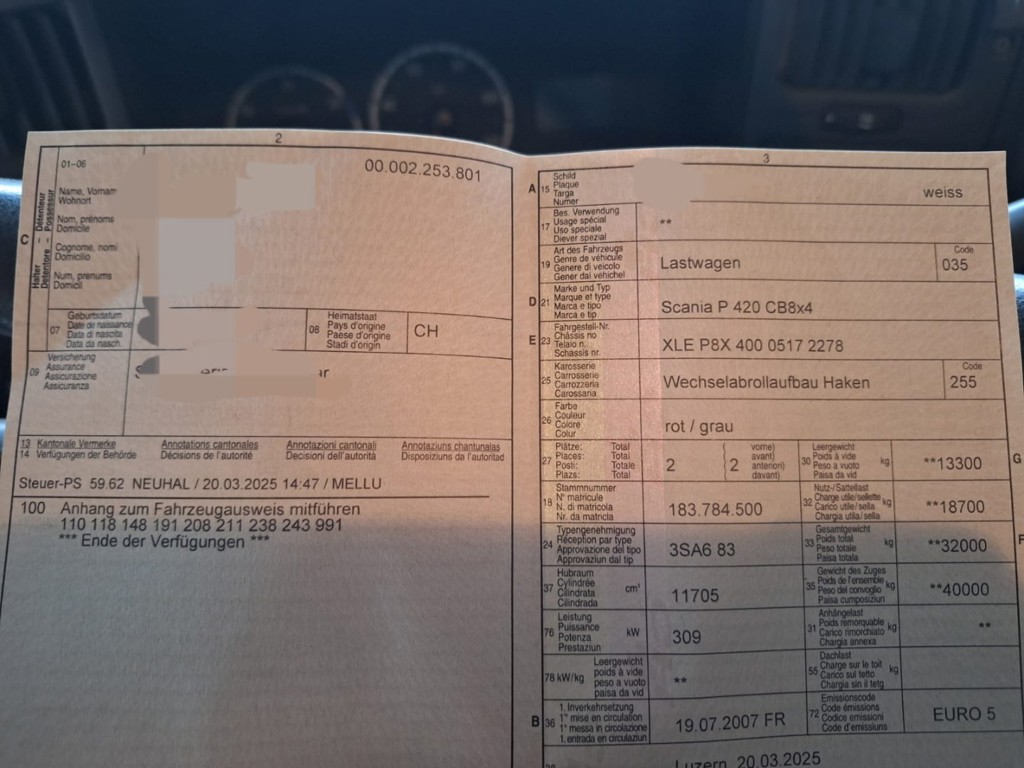 b76939f4-b3a7-436e-b0ca-1b47a1191827-Ausweis ohne Adresse.jpg