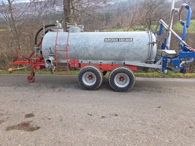 Güllefass 6000 l mit Schleppschlauch