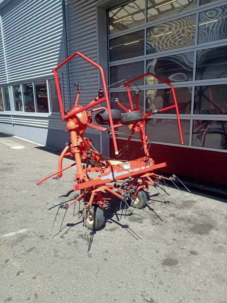 fe807f7d-e6d6-4ab9-9389-59bce9f50d62-Kuhn4201-4.jpg