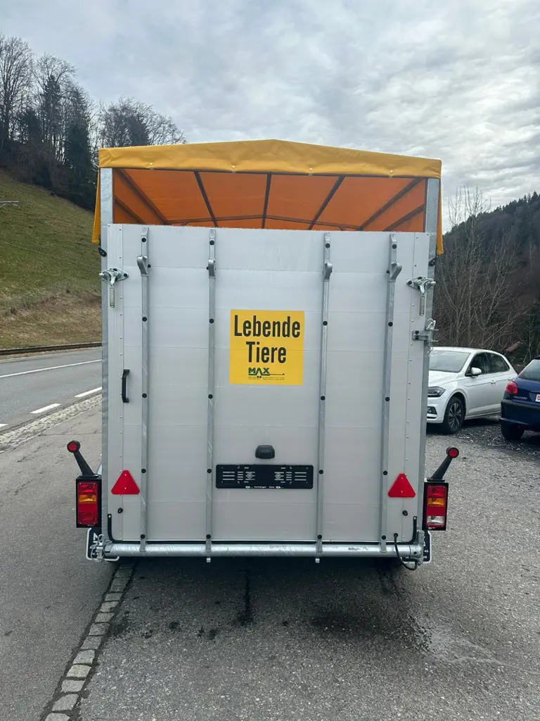 31b57af2-4d76-413e-8eac-1fe778011a8e-_ viehwagen eefach 1.jpg