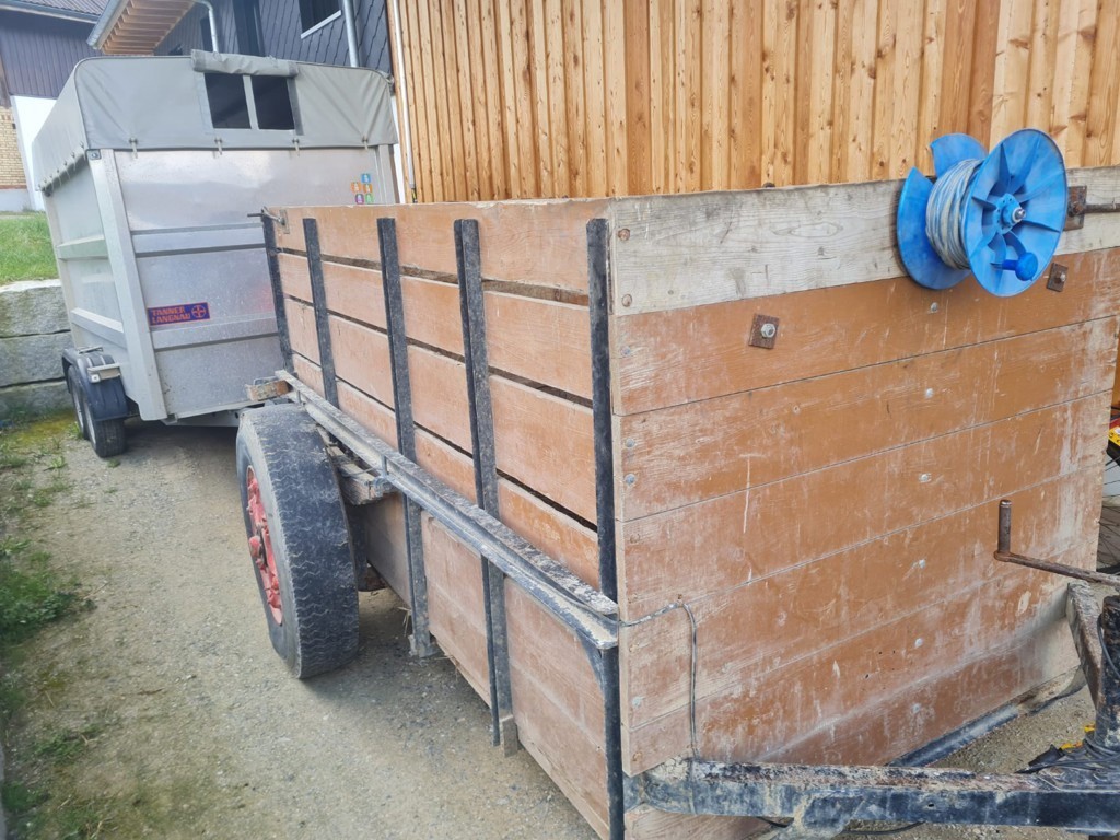 385b7c37-13ec-4ccc-a5f8-5e9ecff3cfc6-Viehwagen 2.jpg