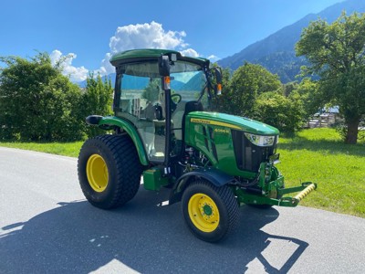 John Deere 4066R