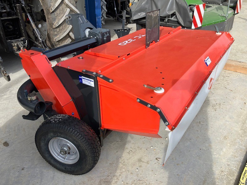 aa89872c-8a7a-445e-97ea-d67c7ef91418-Kuhn TC 320 7.jpg