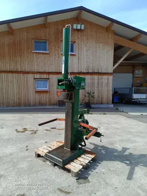 Posch 20T. Holzspaltmaschine