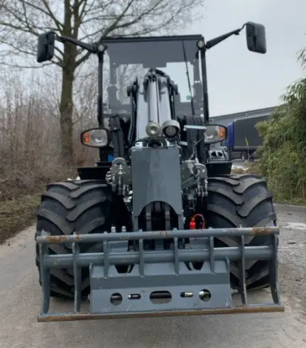 8212a424-1942-4aa9-b4fd-4364b1bef1d9-Leiserag-Giant-G3500 Tele 3.jpg