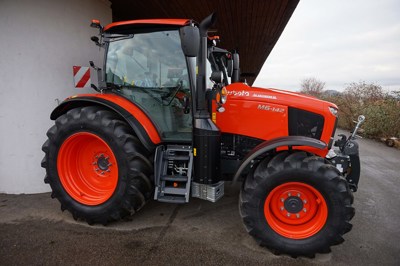 Kubota M6142