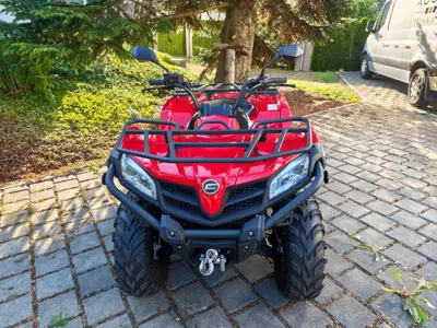 Quad CF Moto 520 S mit Winterdienstausrüstung