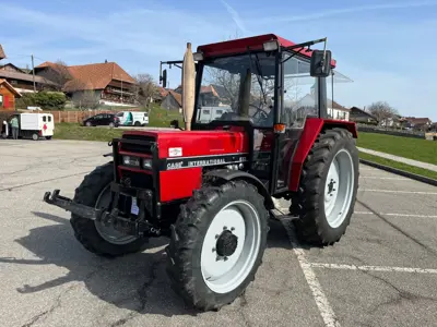 Traktor Case IH 833