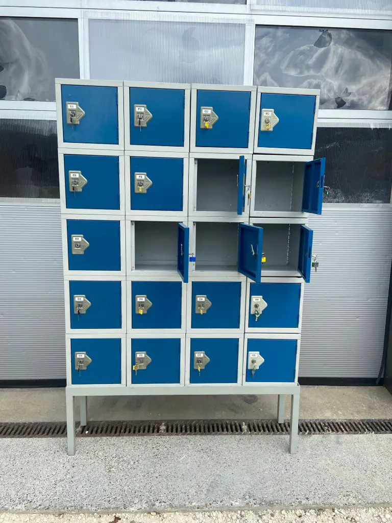 c8fe069d-05b0-4d6a-a416-9c4ceae31969-Garderobenschrank_05.jpg