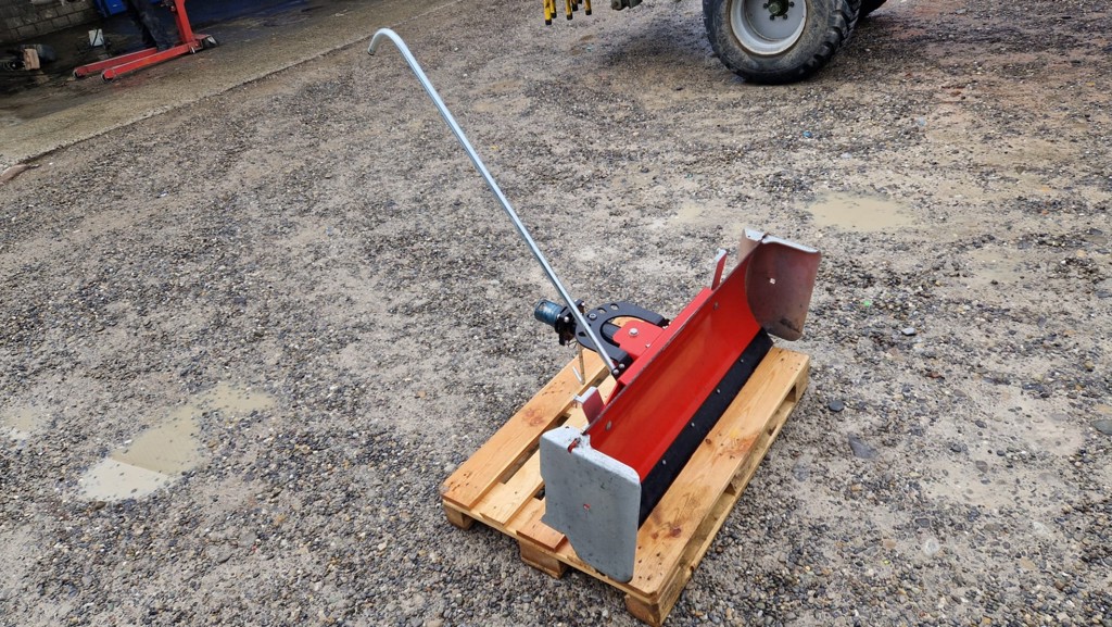 e0018936-7e22-45ee-81c9-c8c67a520cb0-36335 Rapid Schneepflug leer 125 cm (3).jpg