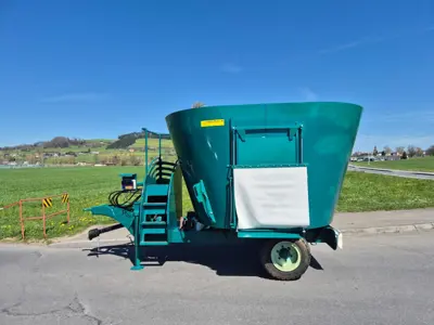 Futtermischwagen Luclar V1-10