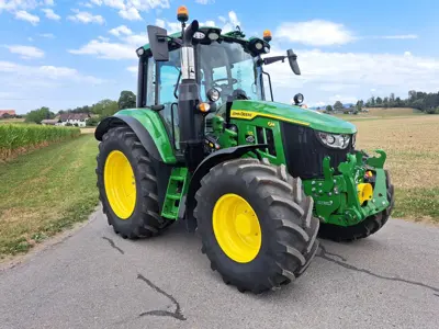 Traktor John Deere 6M 125