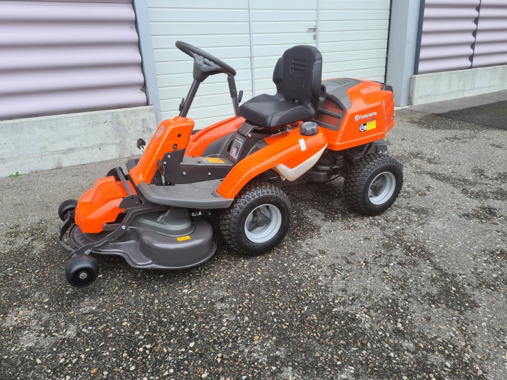 efc3d553-fef9-47cc-81da-98beec1ae1fc-Husqvarna 214 TC 2.jpg