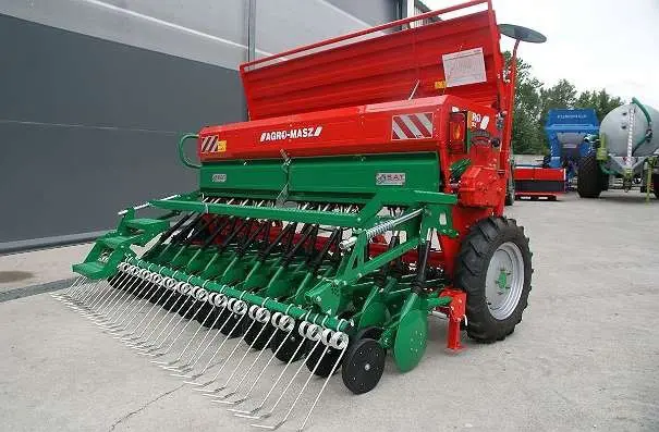 90d22e44-92f0-4c06-b2af-fdf9114669fe-Sämaschine Agro-Masz SR300.jpg
