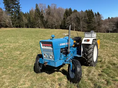Tracteur Ford 2000 + benne basculante