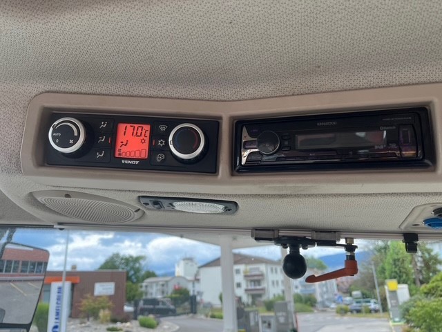 c6f5e8b4-4d72-4185-bc44-2d6a5dc1f64f-4 .jpg