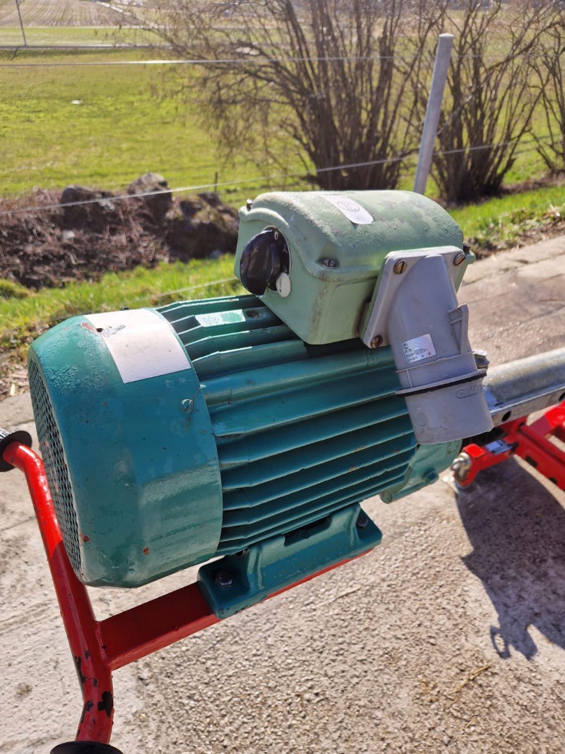 55e403ff-ea3c-431b-95a9-3e1a8ee5163a-PHOTO-2026-02-13-13-02-48 3.jpg