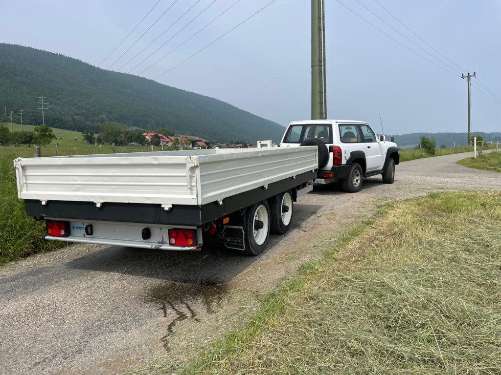 98ef96d2-4114-41c8-a029-9b4bce854965-Nissan Pajero Blomenröhr  (7).jpg