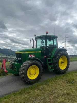 Traktor JohnDeere 7810