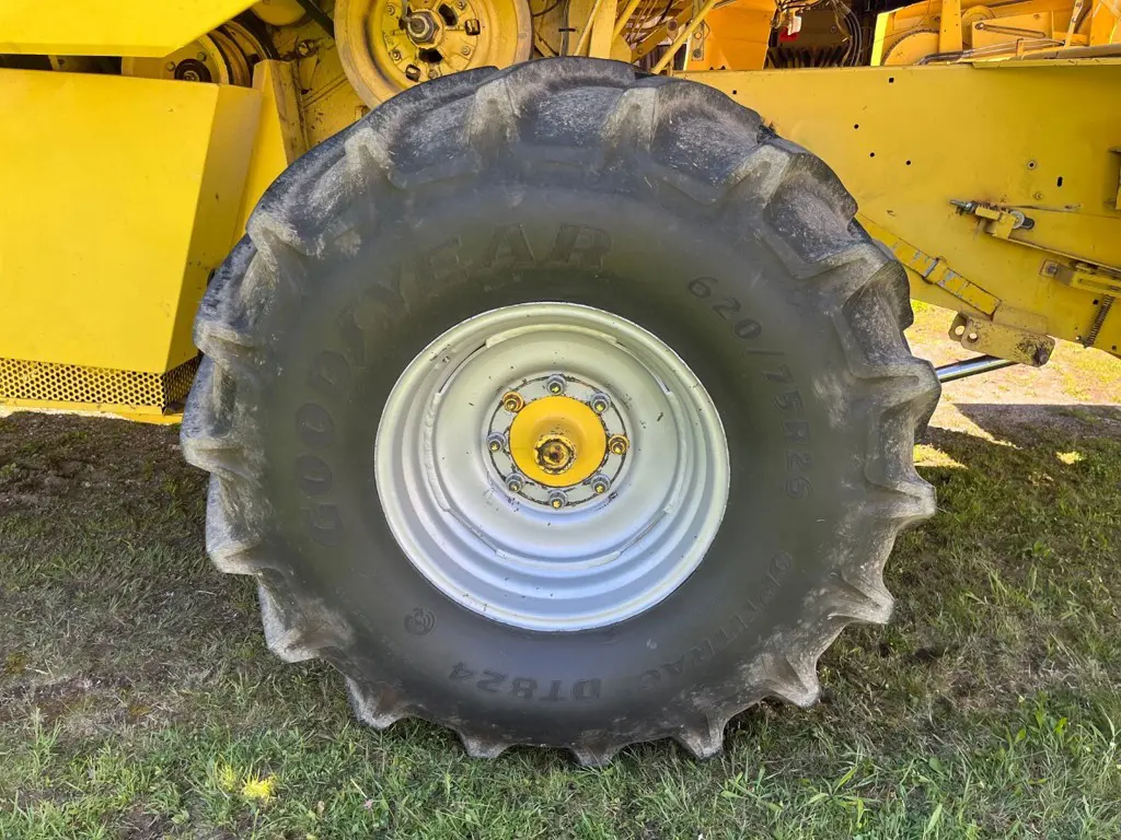 d53ccb55-51fb-4271-a2d9-6ee863800636-Mähdrescher 8.jpg
