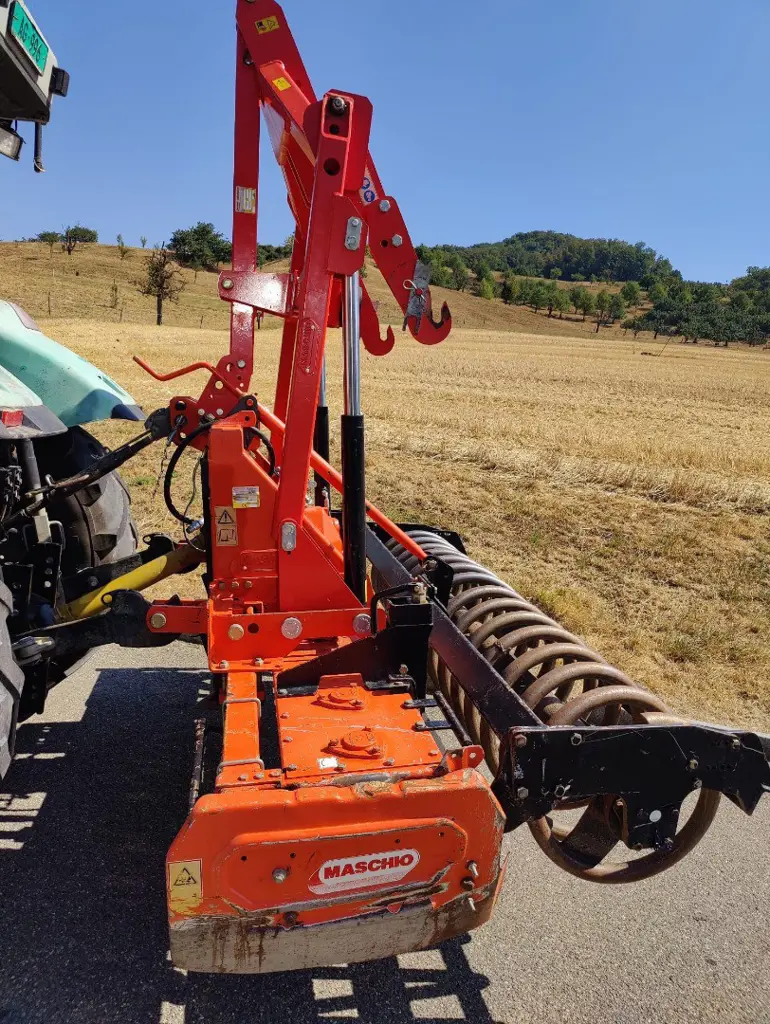 e49051b6-dfd6-4299-897d-3a7c18ef1427-Maschio_7.jpg