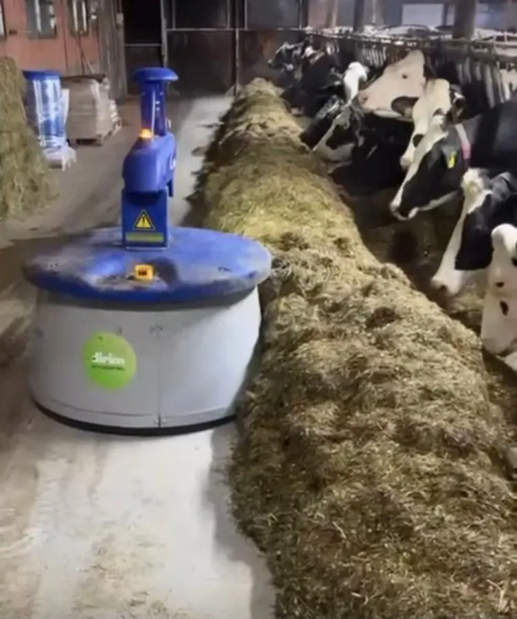 4ab57986-c5ea-4995-aa19-8629cfb6ae4d-Futterschieber Nimbo X (2).jpg