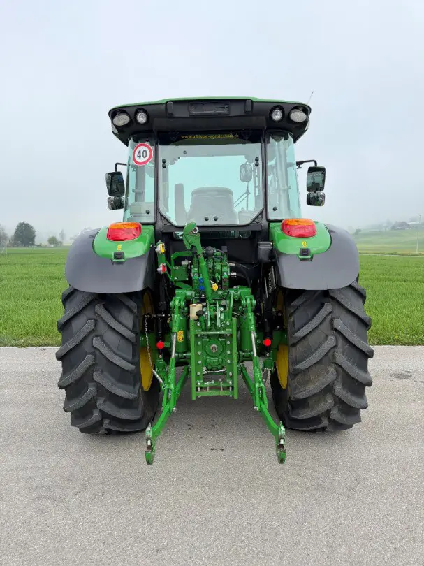 a9d18013-b0c4-4e6e-a74e-bb01e8df3743-John Deere 5125 R_4.jpg
