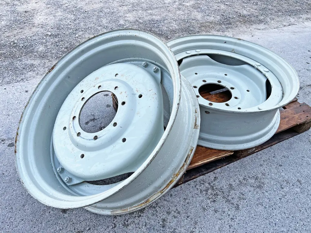 020aa8c9-3dfa-449d-a99e-31bb344d812f-36453-Case-IH-Räder-diverse-Felge-10x32-(5).jpg