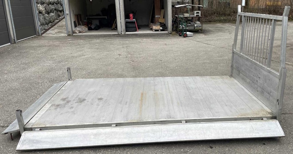 d0ee03be-804a-425d-8b32-bbc932673bd1-Pritsche 1.jpg