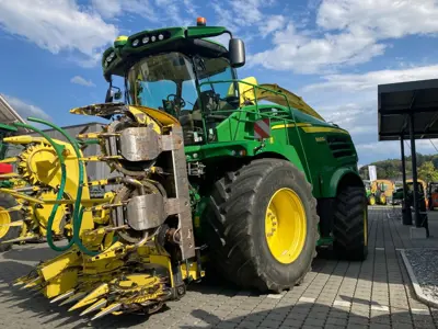 John Deere 8600