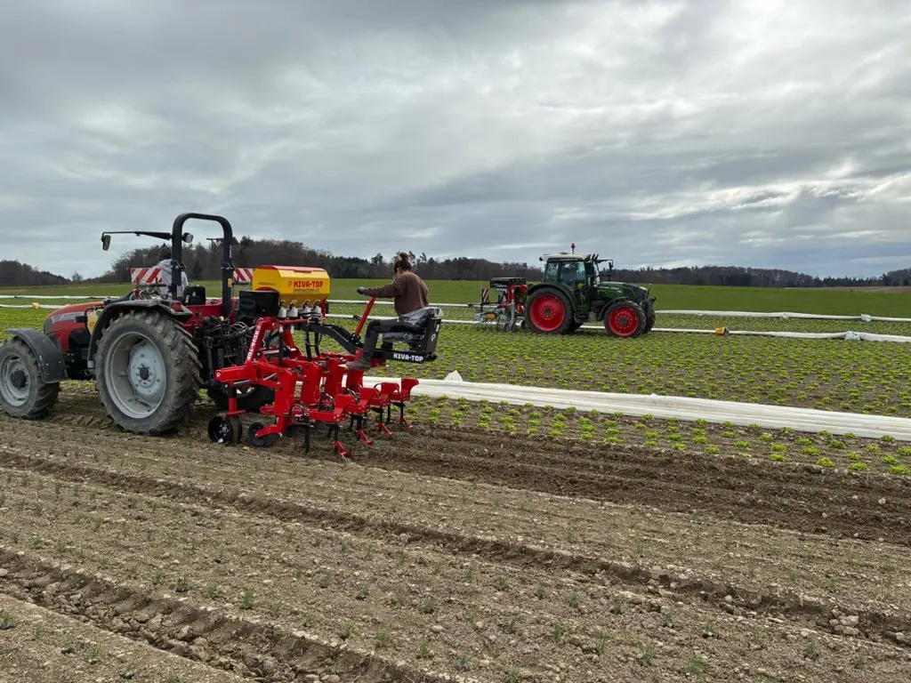 Hackgerät 4 x 75 cm mit hydraulischem Verschieberahmen