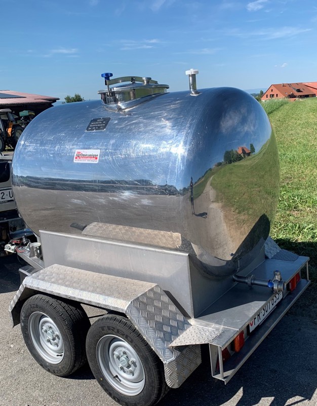 8abfa657-e2e6-4cd1-b902-6d6359f0e416-Tank 1400..jpg