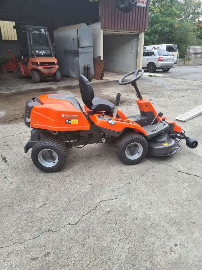 63bacde6-99ac-4a45-941a-558d3d396513-Husqvarna 214 TC 1.jpg