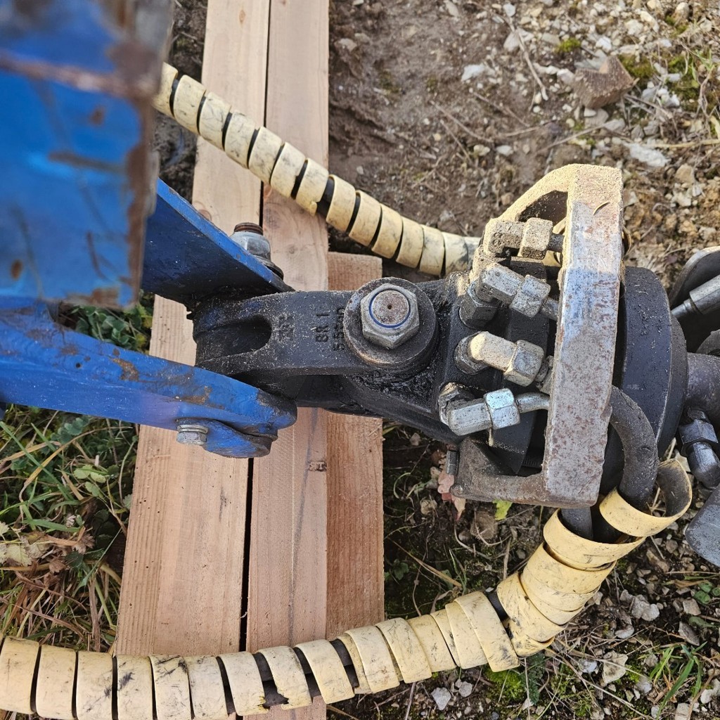 bea06d53-0bb7-406a-908b-f3c0a891fae1-WhatsApp Image 2025-12-11 à 18.jpg