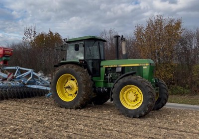 John  Deere 4255