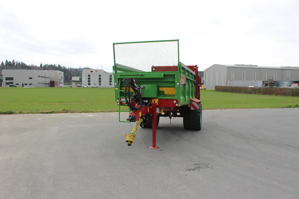 3a6d5011-b63b-40b4-aed4-654d369a572e-MS_105_Kompost_Einachs (15).jpg