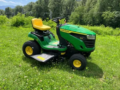 John Deere X107