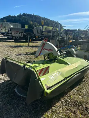 CLAAS CORTO 3200 F